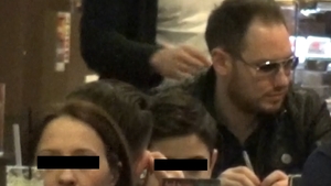 Versace-i perspicace! Spaima fitelor din Bucuresti a inceput sa agate prin cafenele!