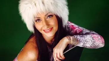 Schimbare SOCANTA de look! Gabriela Cristea s-a vopsit ROSCATA si si-a facut BUCLE!