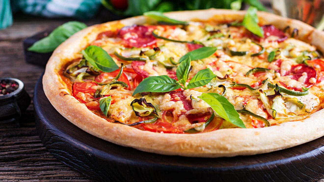 Asta e nouă: taxă pentru scoaterea roșiilor de pe pizza! Ce a pățit un turist: ”Rușinos”