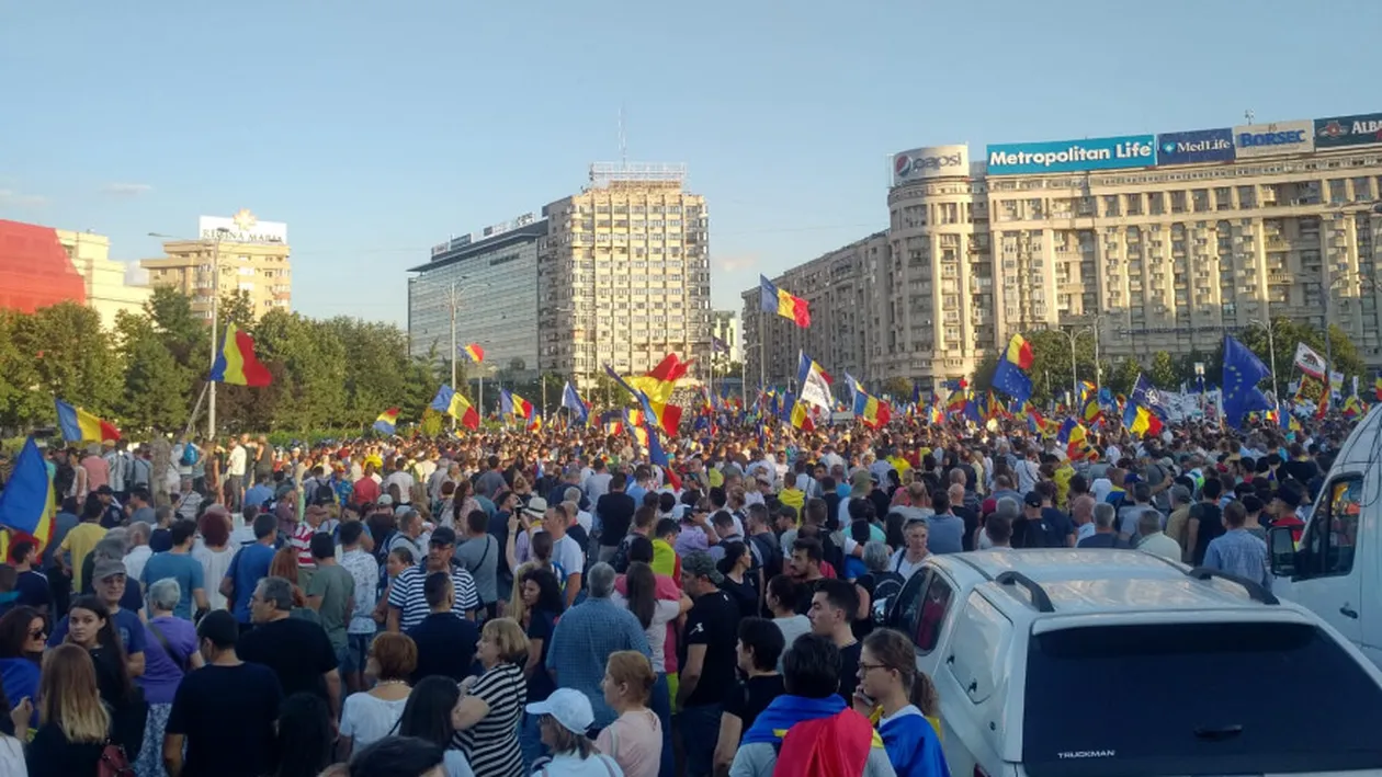 Mitingul diasporei! Protestatar identificat la mitingul de sâmbătă cu un cuțit, dus la secție de jandarmi