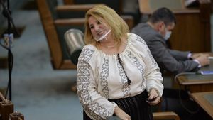 Bărbatul celebru căruia Diana Șoșoacă i-a făcut declarații de dragoste, de Valentine’s Day: „Și eu te iubesc...”