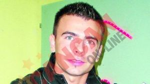 Ziua predau, seara vand droguri usoare