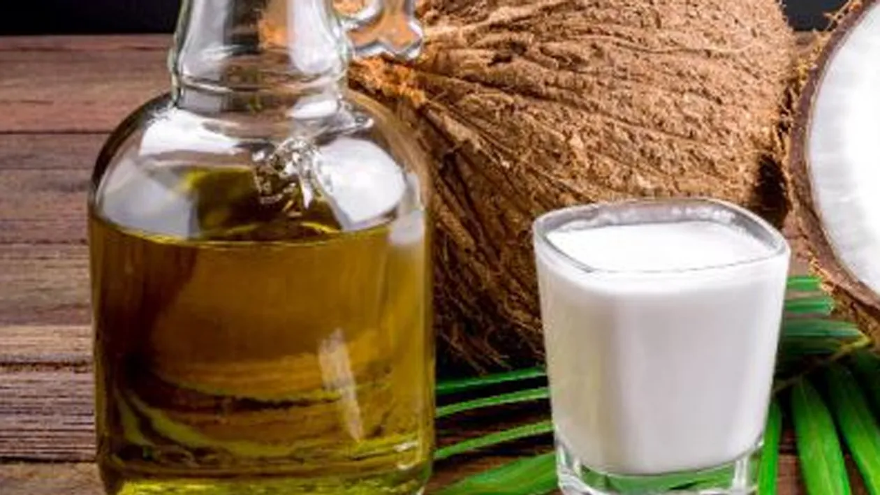 Băutura care îți albește dinții. O sticlă de 1 litru costă 61 de lei, dar succesul este garantat