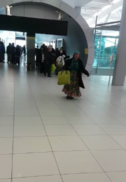 Aeroportul Otopeni, asaltat de romi veniți din străinătate. Ce măsuri au luat autoritățile competente
