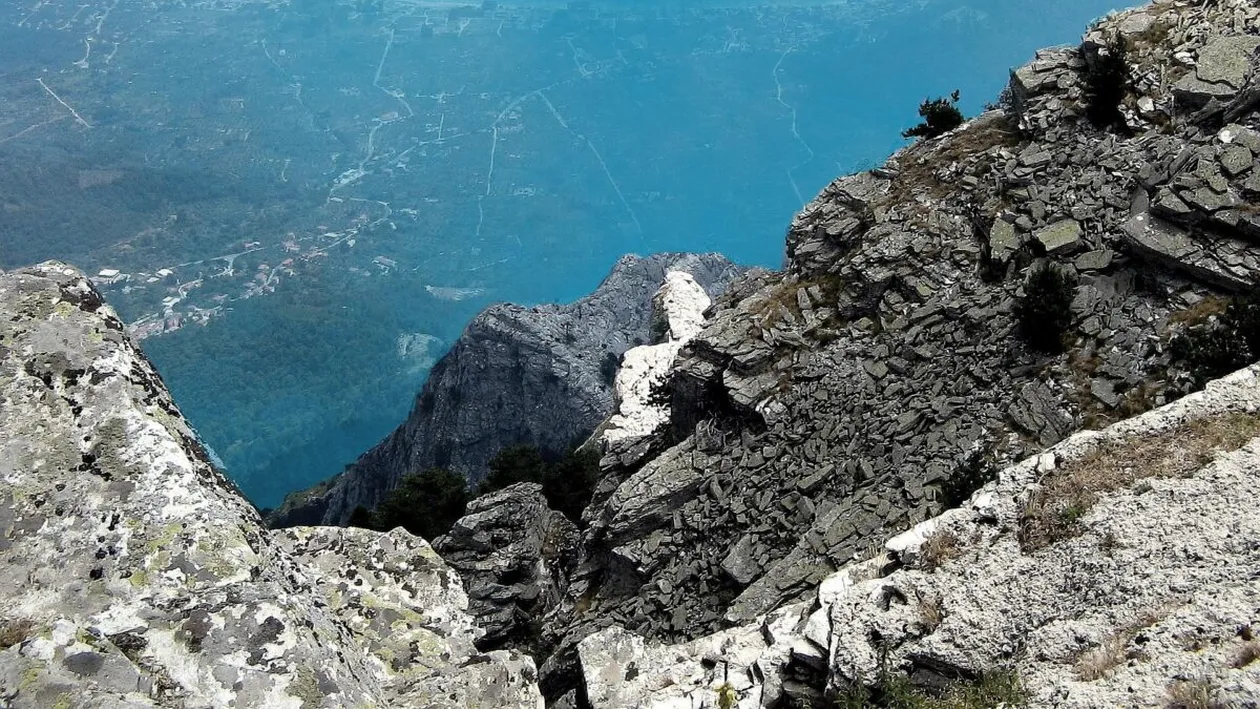 Thassos nu mai e chiar ieftină. Cât ajunge să coste o singură zi la plajă