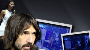 Iubita siliconată a lui Alexa a făcut criză de gelozie în club! Avem imaginile momentului!