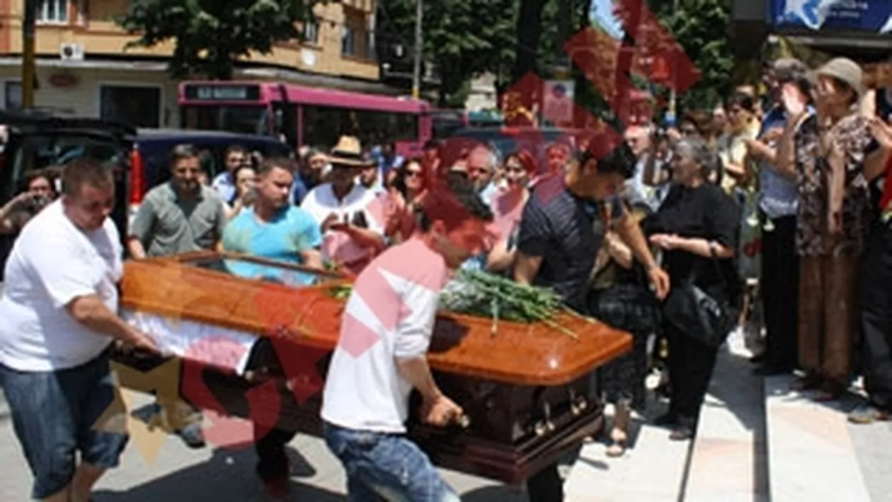 Deja l-au uitat pe Jean Constantin!