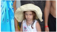 „Recunoști cine e fetița din imagine? A ajuns una dintre cele mai cunoscute influencerițe din România”