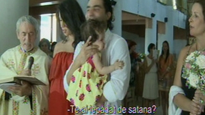 In timp ce Oana urla in chiloti pe masina iubitului, Pepe se spala de pacate! Uite-l in biserica!