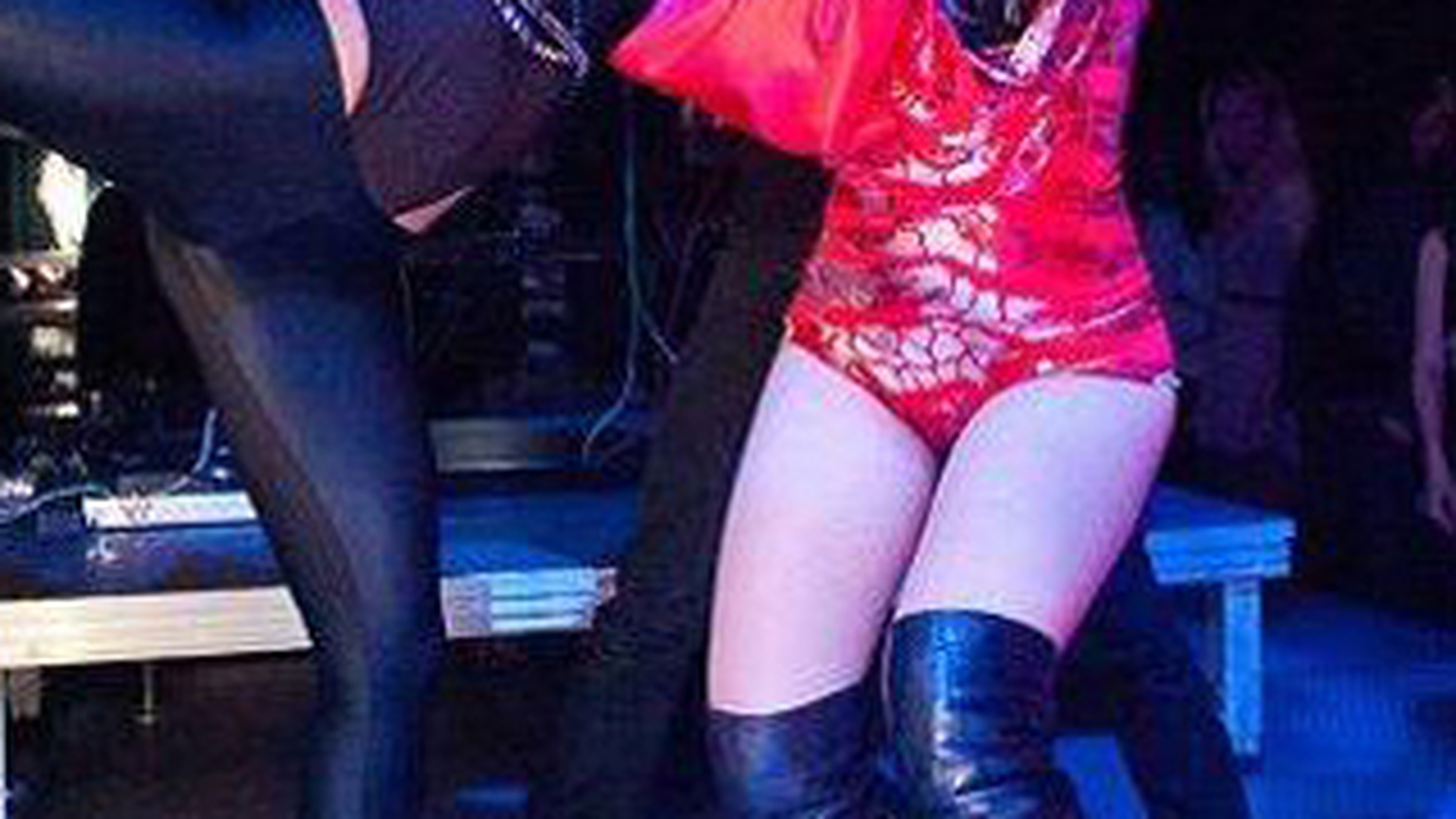 Xonia are un look nou! Cantareata a slabit foarte mult!