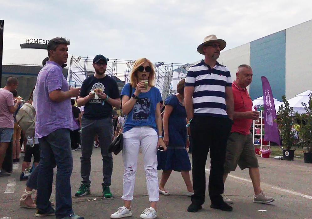 Simona Gherghe şi naşii ei s-au revăzut la un eveniment