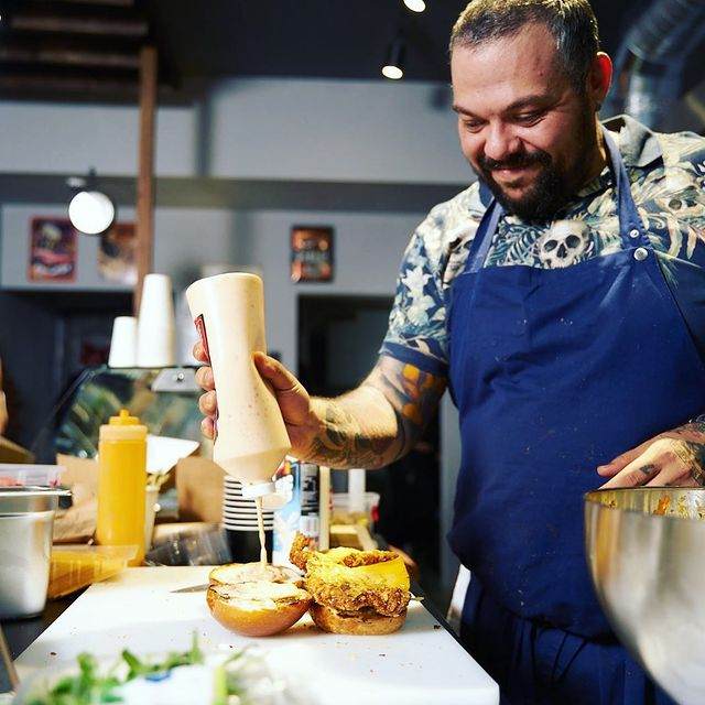 Chef Munti : "Gătiți împreună, vă unește, cred că ăsta ar fi cel mai tare afrodisiac!" / (Foto : Instagram.com)