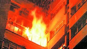 Explozie de proportii intr-un bloc din Fagaras! Peretii imobilului au crapat!