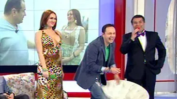 Margherita de la Clejani se rupe in figuri cu silicoanele proaspete! Uite cu ce decolteu nesimtit a aparut la TV!