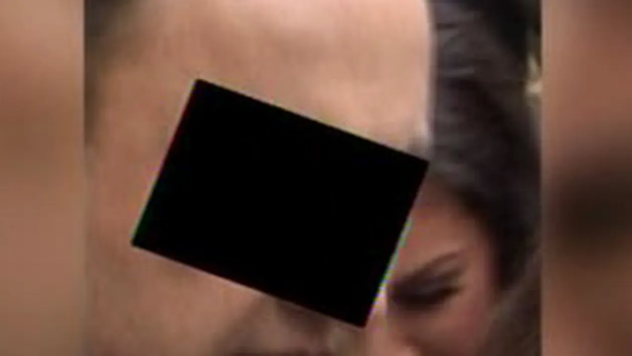 VIDEO Ceva ciudat se intampla! Pepe a plecat de la cununie singur, ascuns intr-o masina cu geamuri fumurii si cu o geaca in cap! Vezi cu cine a plecat Raluca!