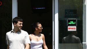 Iubire pe viață… sau până la următorul tatuaj: Giulia Anghelescu și Costin Manea, în 2007