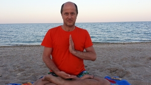 Odinioara “mana dreapta” a lui Gregorian Bivolaru, un profesor de yoga se judeca cu statul roman pentru zilele de arest!