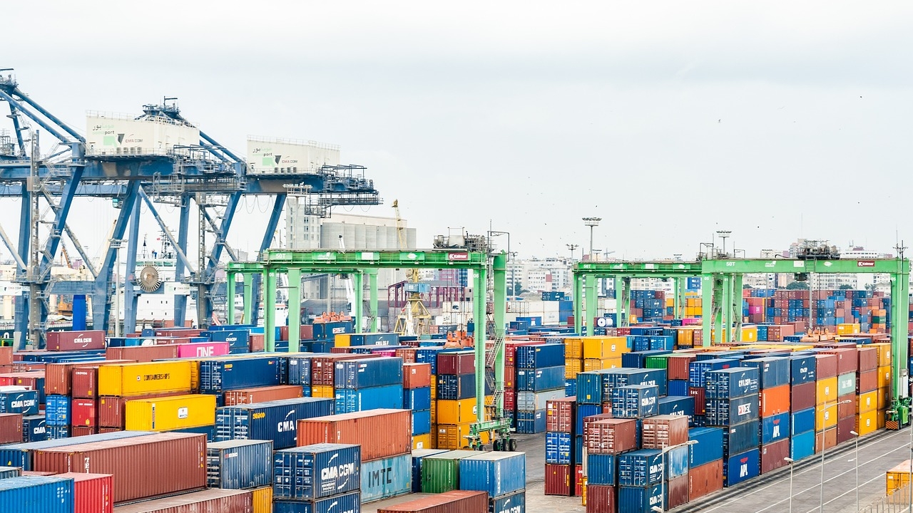 „Pățania” puștiului care a călătorit 3000 de kilometri, din greșeală. S-a ascuns într-un container pe o navă, când se juca de-a v-ați ascunselea. Ce s-a întâmplat după 5 zile