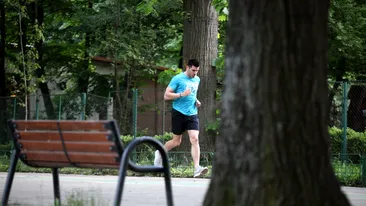 A alergat 2 ore în parc! Pentru ce se pregăteşte DRAGOŞ BUCURENCI!