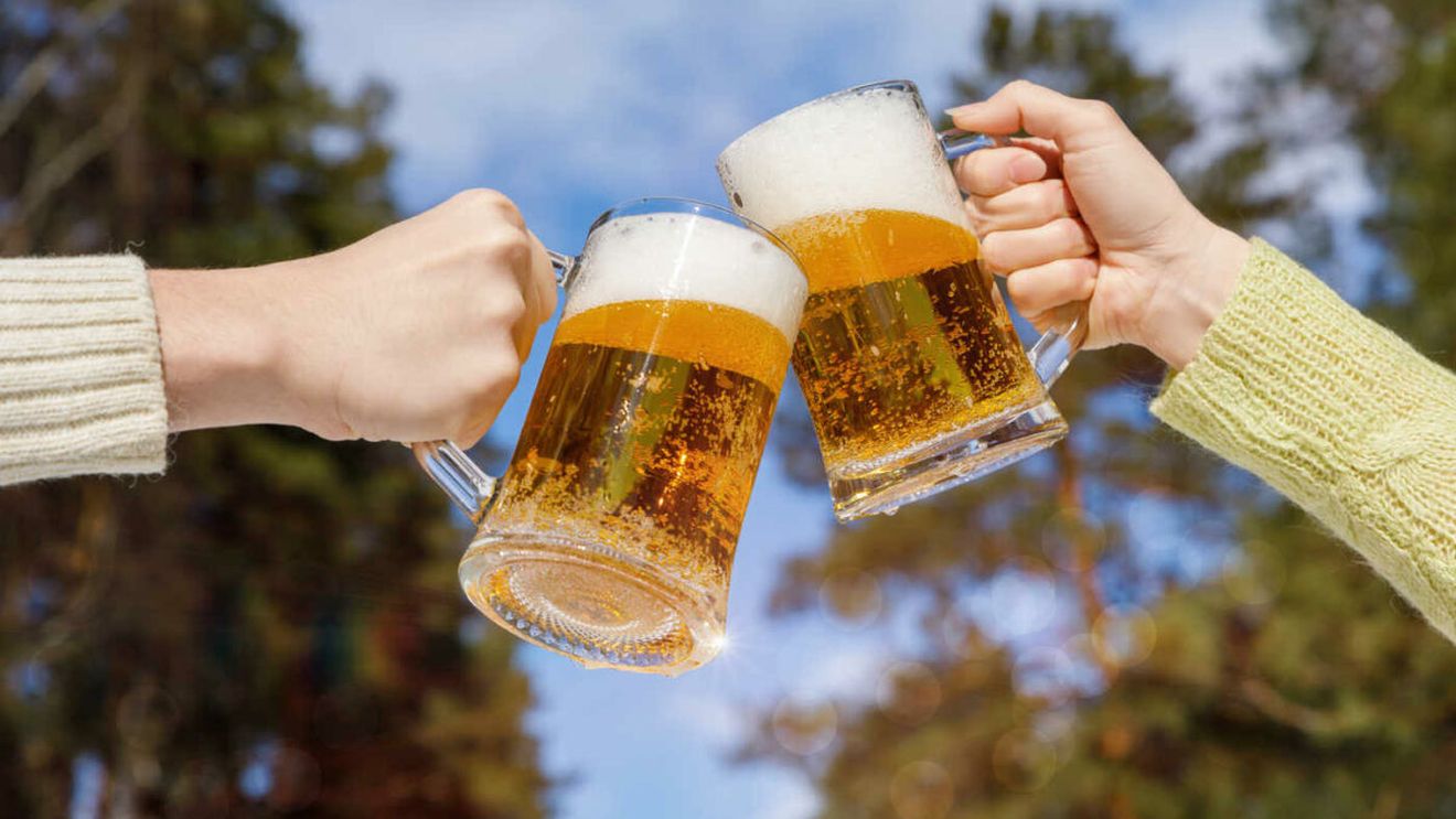 După câte beri consumate apare mahmureala, potrivit specialiștilor. Care sunt efectele imediate ale alcoolului
