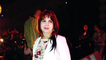 Carmen Serban face armata cu cameramanii