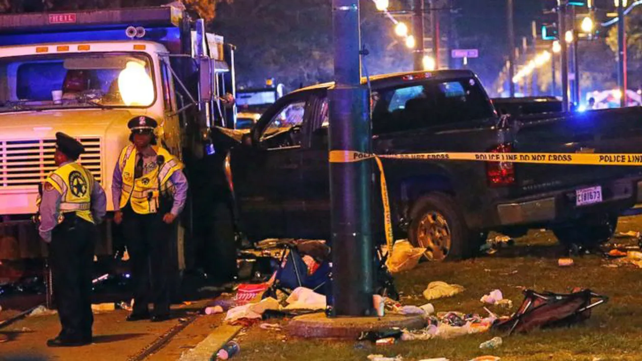 Scene de groază în Statele Unite! Un camion a intrat din plin într-o mulţime. Oamenii participau la un festival
