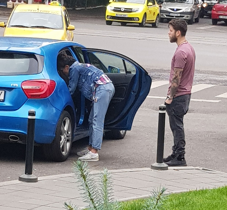 Doinița și Adrian au avut o discuție mai aprinsă, într-o parcare din București