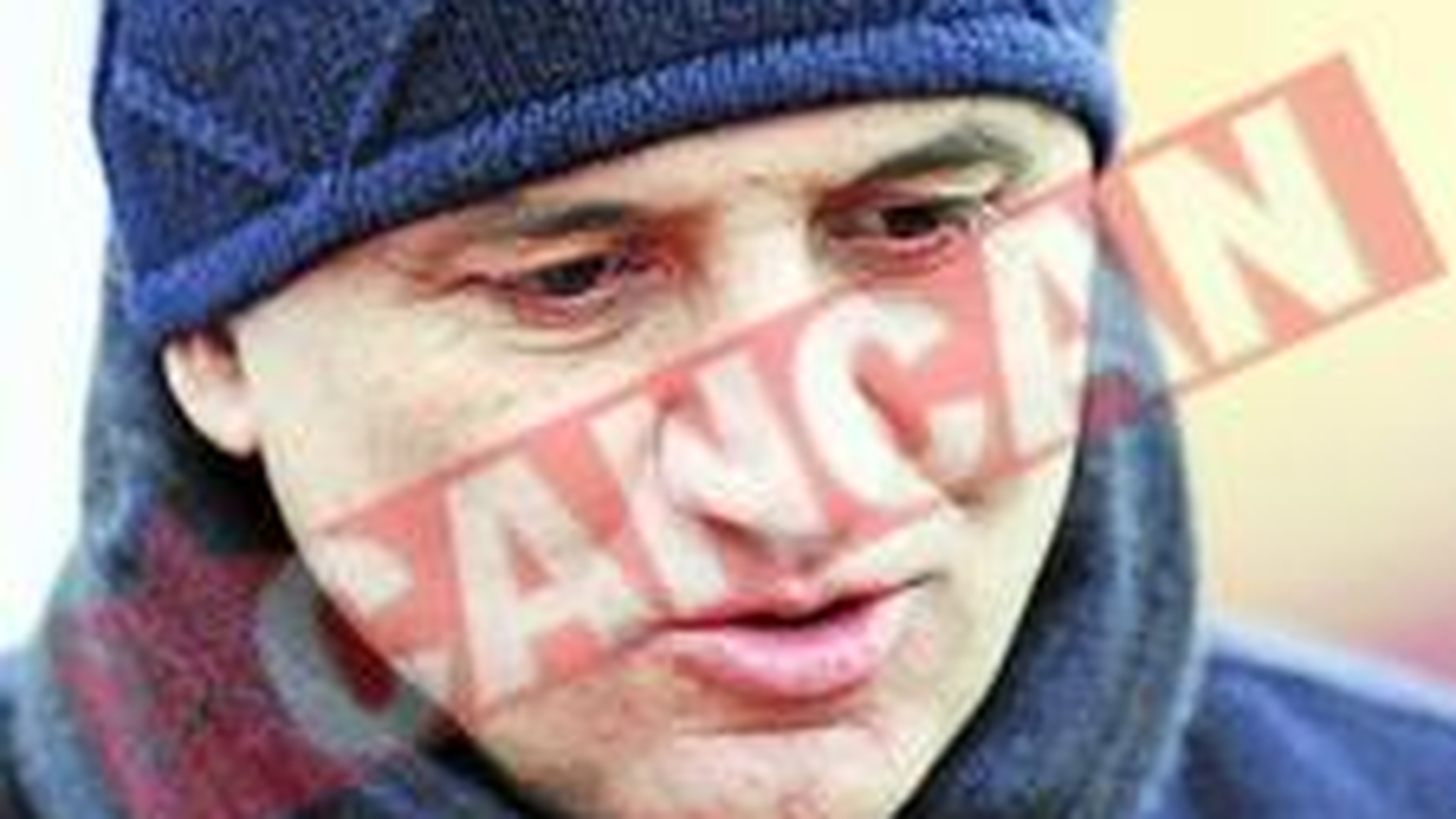 George Copos face transferuri in pijamale