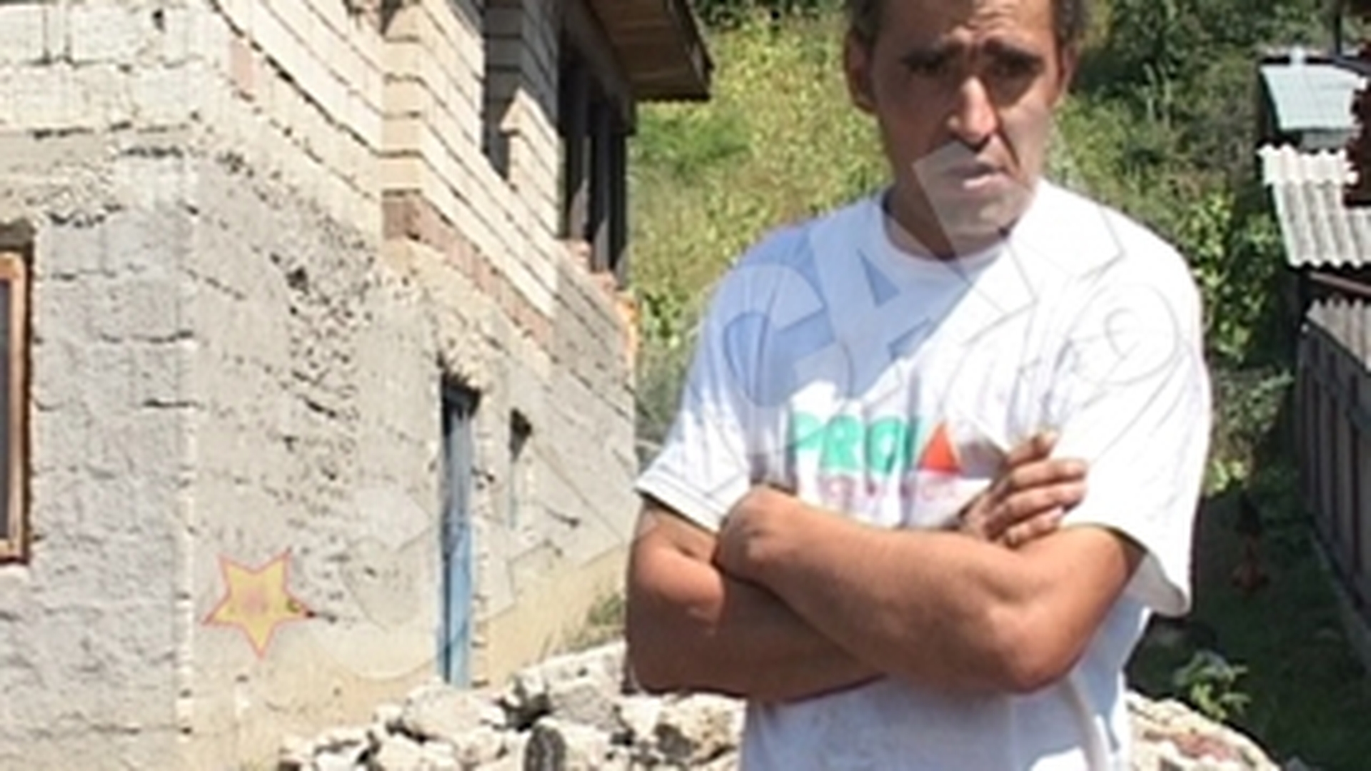 Si-a batut copilul cu lantul de la drujba