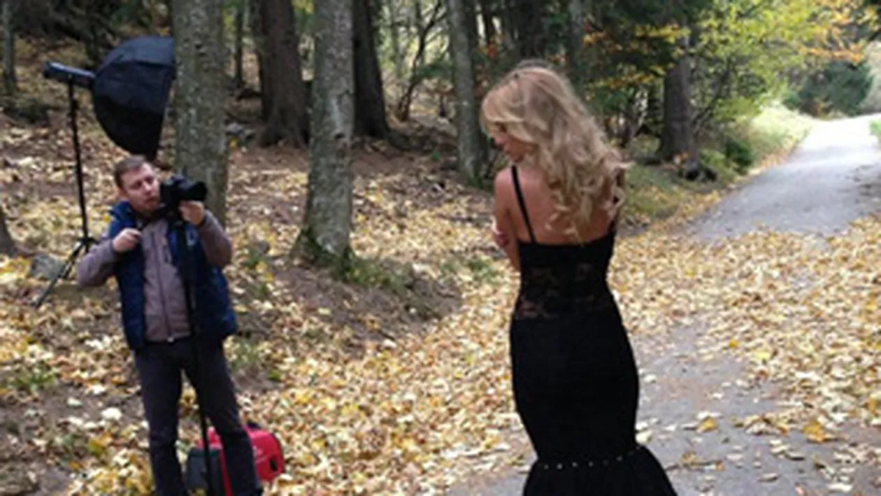 Marina Dina s-a facut printesa toamnei! Uite cum a dardait de frig la Brasov, intr-o rochie ca o foita de hartie!