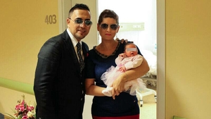 Fetita lui Sorinel Pustiu are doar 5 zile si deja face legea in casa! Vezi cum a fost prima noapte in sanul familiei!