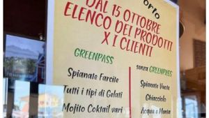 Proprietarul unui local a afișat meniuri diferite pentru vaccinați și nevaccinați: ”Mojito pentru vaccinați, apă pentru nevaccinați”