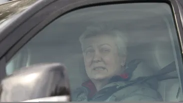 Au trecut trei luni de la operaţie, dar... Monica Anghel e chinuită de dureri! Avem imaginile suferinţei…