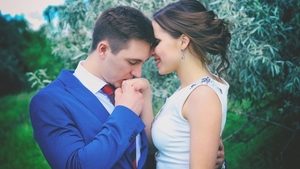 Poveste incredibilă. „M-am măritat, deşi mama mi-a spus să nu o fac. După doi ani, am rămas însărcinată. Exact în acea mai fericită zi, cineva a sunat la uşă...”