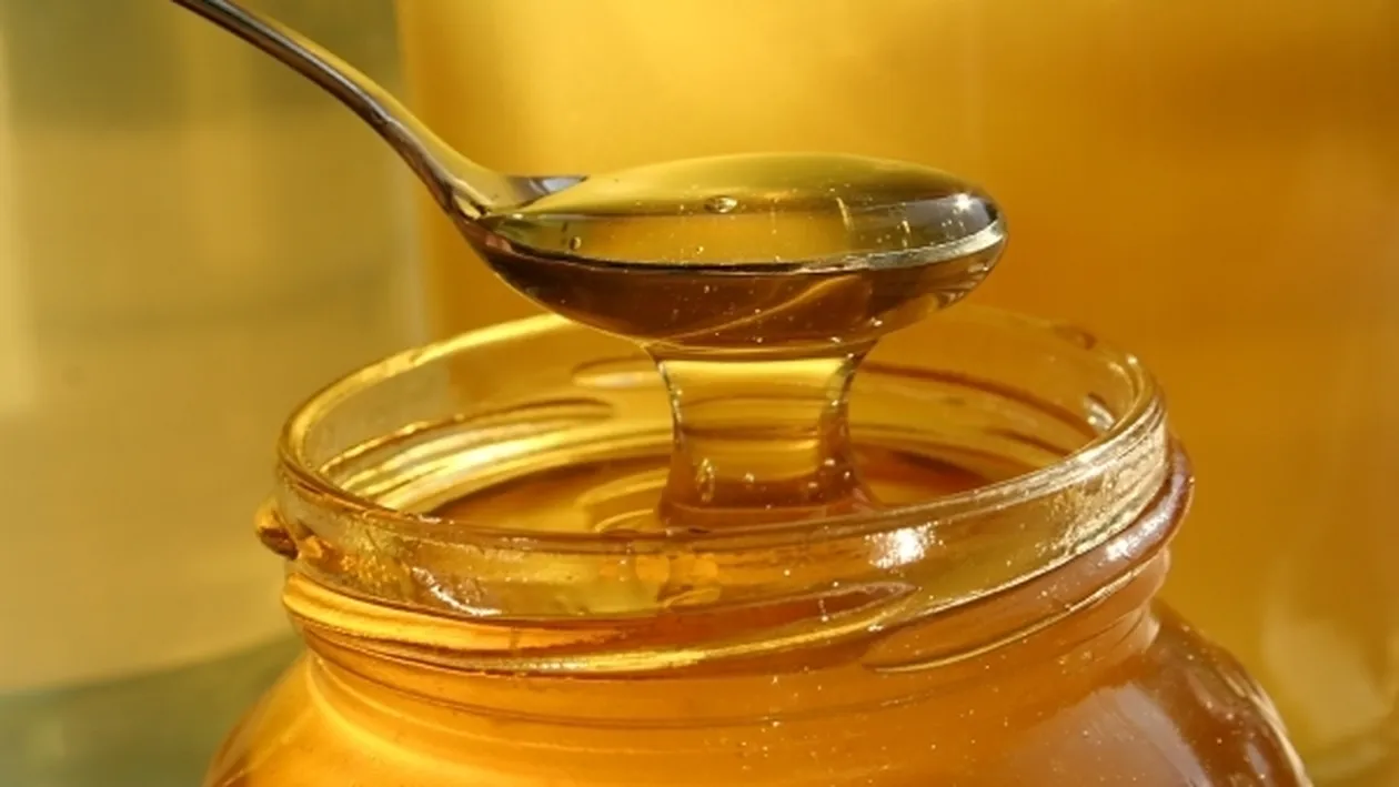 Dieta cu miere şi oţet de mere. Cum să arzi repede kilogramele în plus