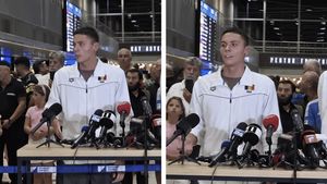 David Popovici s-a întors în România! Primele declarații după ce a câștigat două medalii de aur: ”Simți tensiunea din aer”