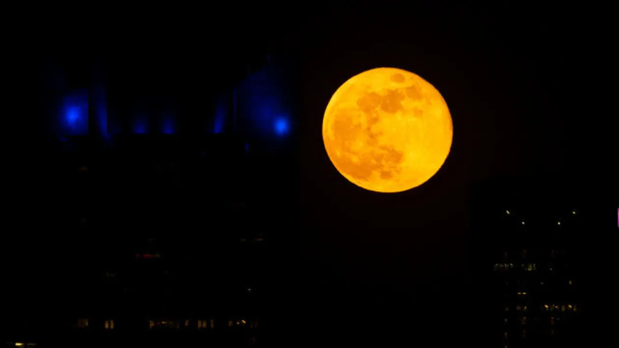 Când va putea fi observată prima superlună din această primăvară