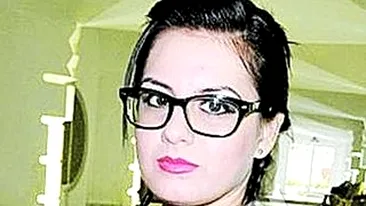 O tanara din Satu Mare imbina zambetul pentru turisti cu loviturile pentru adversari. Ziua receptionera, seara batausa