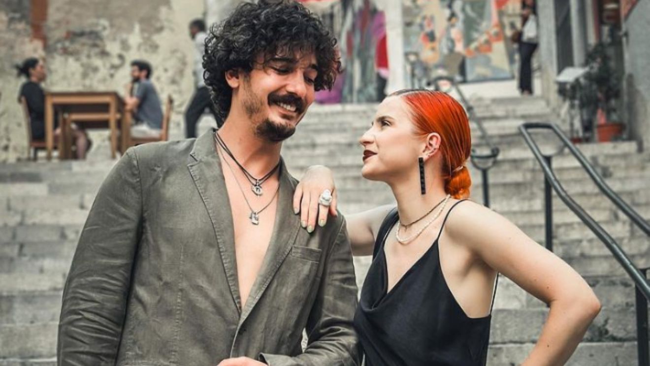 Din ce face bani iubitul Cristinei Ciobănașu. Alexandru are interzis să-și practice meseria acasă