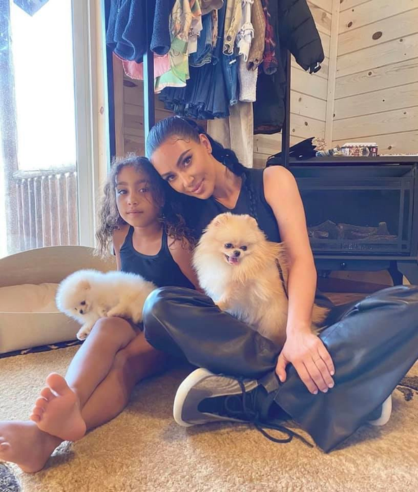 Kim Kardashian a primit o lovitură cruntă din partea lui Kanye West: “Înainte să solicite divorțul, el și-a schimbat numărul”. Decizia incredibilă luată de rapper