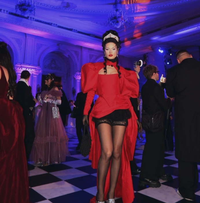 Lidia Buble, Adelina Pestrițu și Nicole Cherry, apariții fabuloase. Balul anului a creat isterie în România