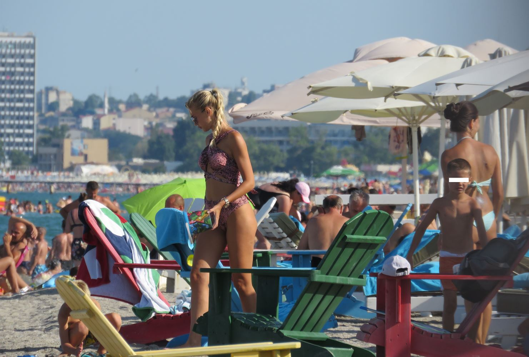 Ioana Marcu a întors privirile masculilor, pe plaja milionarilor (Foto: CANCAN.RO)