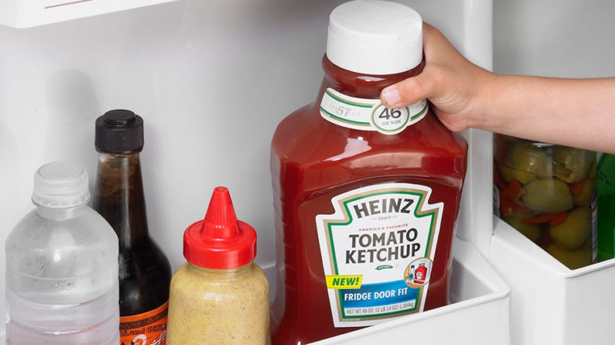 Români, știați?! Câte zile rezistă în frigider muștarul și ketchup-ul, de fapt