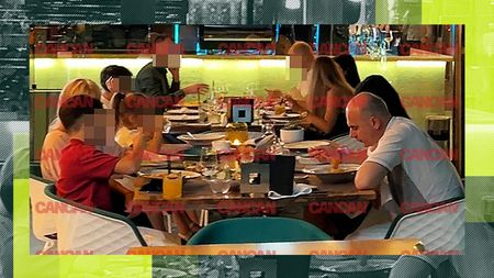 Apariție rară a celebrului Rareș Bogdan alături de familie! Cum au petrecut la un super-restaurant din Capitală!