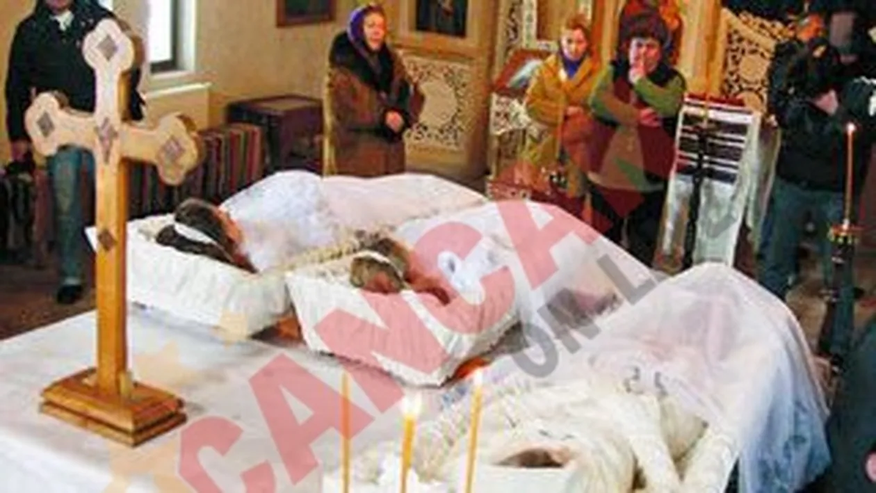 Le-a pierdut pe toate trei odata!