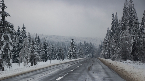 Meteo România. Ninsori, temperaturi scăzute și precipitații în mai multe zone din țară