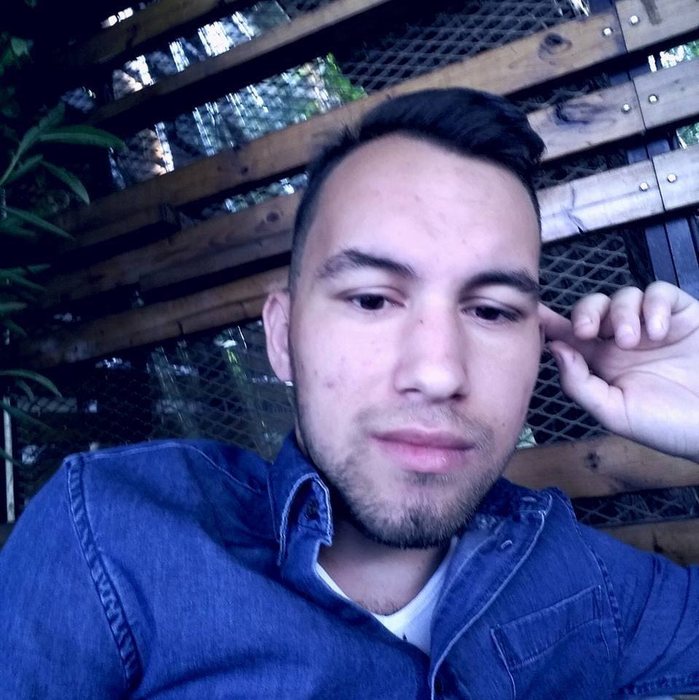 Cum încearcă să agaţe pe facebook o vedetă PRO TV! Ce mesaj i-a trimis unei blonde: „Tu ai…?”
