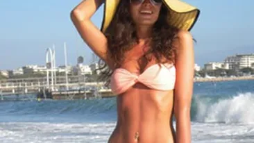 Cea mai noua prezentatoare de stiri din sport din Romania a facut furori la Cannes! Olivia Paunescu a intrat fara rezervare in cel mai tare club de fite, s-a bronzat, dar hainele au fost prea scumpe!