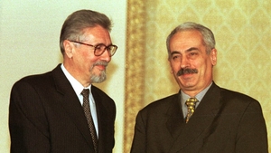 Crăciunul politicienilor în 1999: cabane, sarmale și liniștea dinaintea schimbării de mileniu