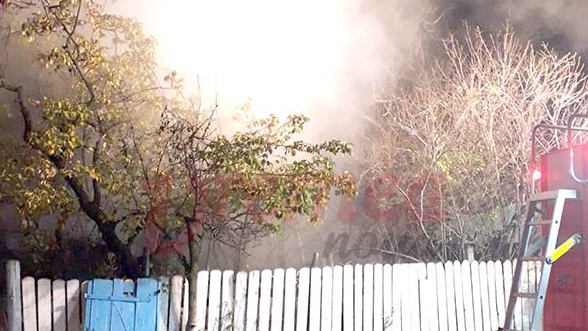 O bătrână din Vaslui a ars de vie, după ce locuința ei a fost cuprinsă de flăcări. Care este cauza incendiului